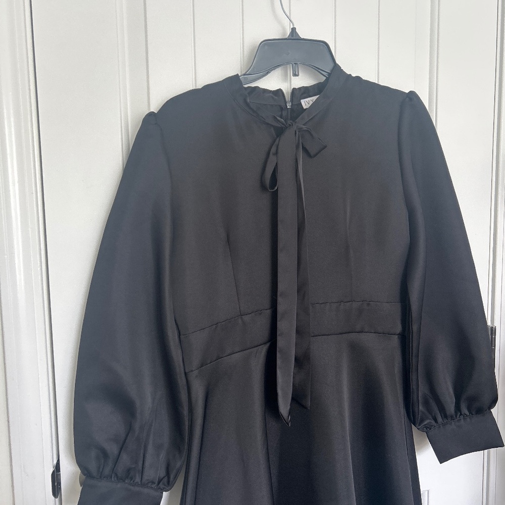 Black long sleeve ivy city dress with bow